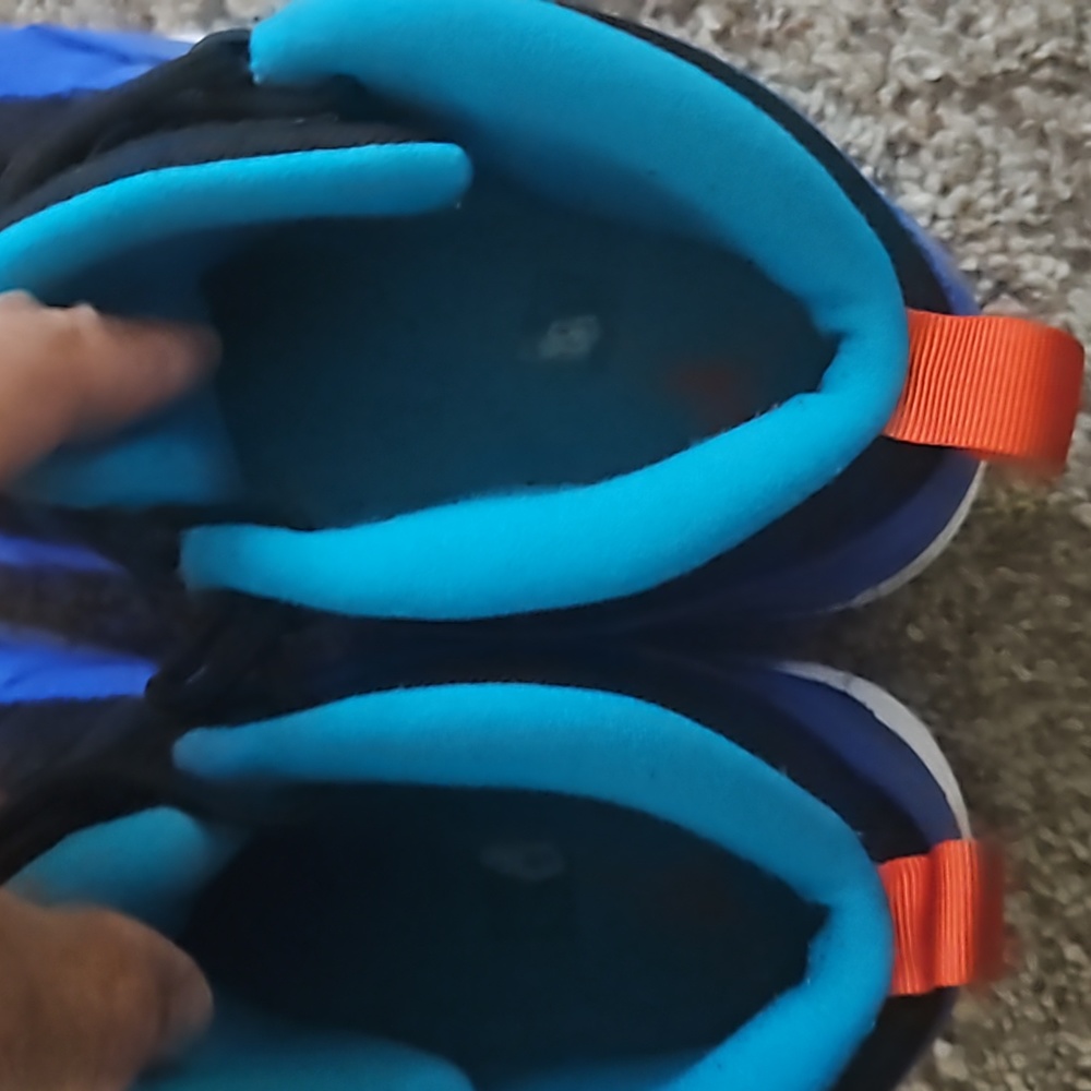 Shoes - Picture 6 of 7